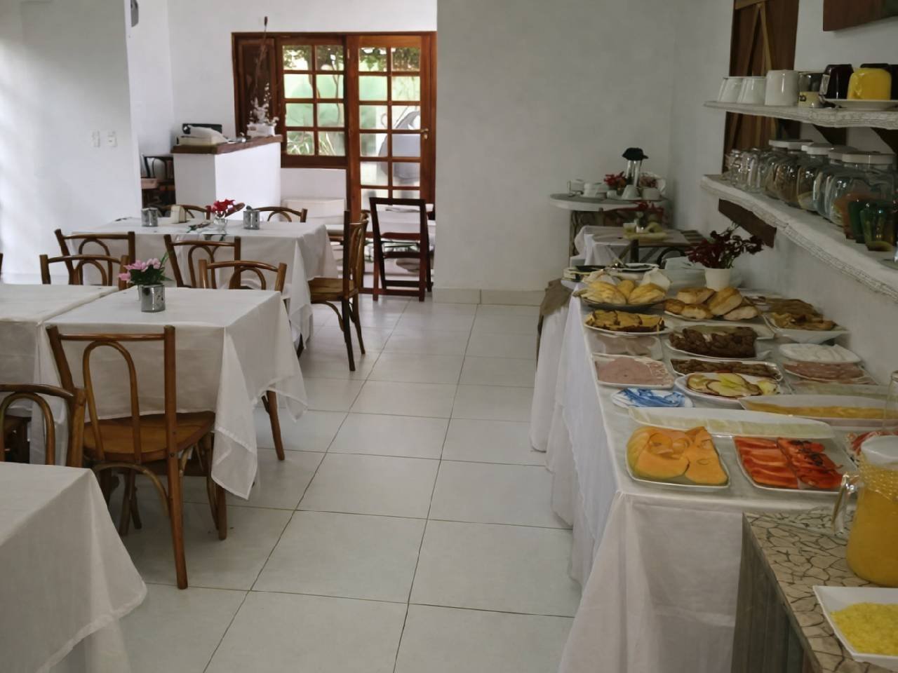 pousada-vila-salinas-restaurante-buffet